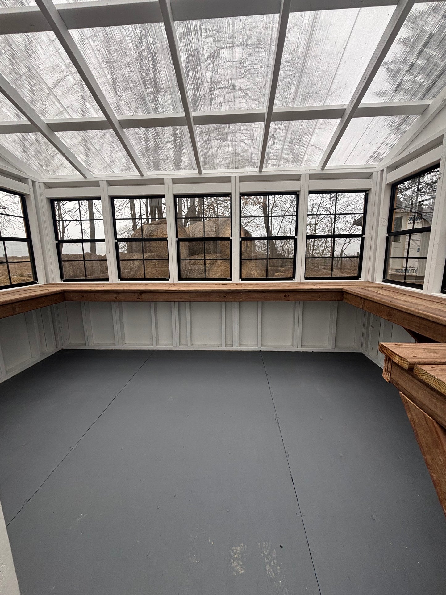 8’ x 12’ Modern greenhouse