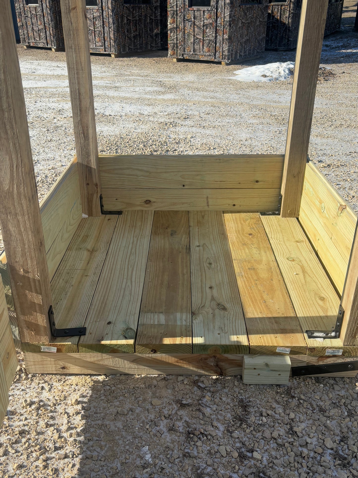 4’ x 4’ Hay feeder white and black