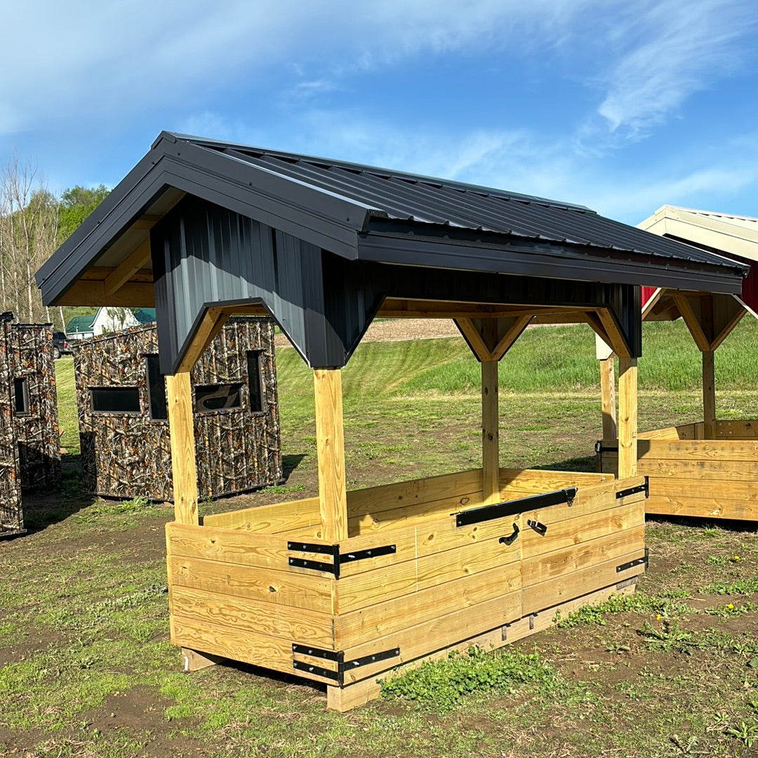6’x 10’ Hay feeder charcoal gray with black trim