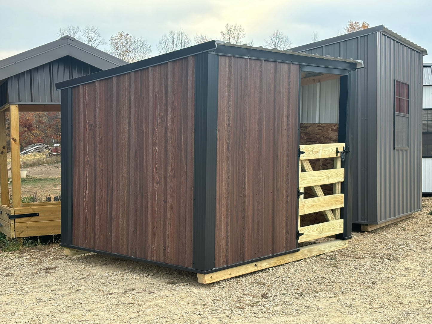 8’ x 8’ Shelter with gate